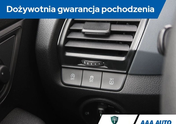 Skoda Fabia cena 40000 przebieg: 69216, rok produkcji 2018 z Ożarów Mazowiecki małe 326